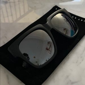 Quay On The Prowl Sunglasses